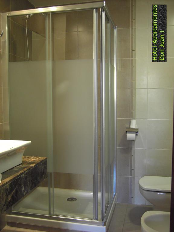 Hotel Apartamentos Don Juan I Alcalá de Henares Habitación foto