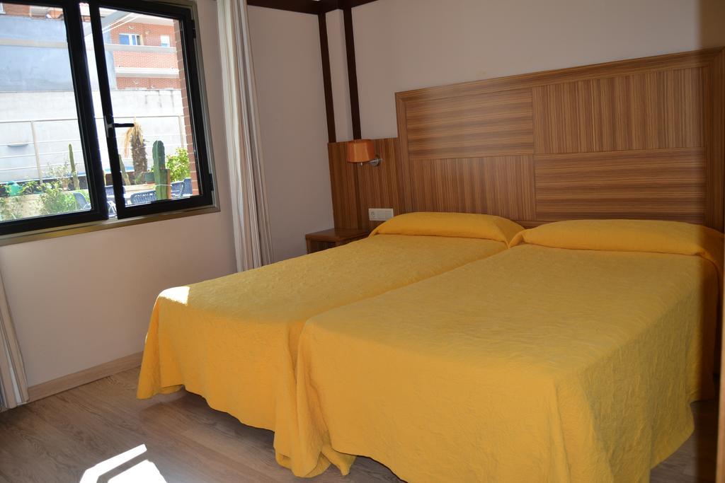 Hotel Apartamentos Don Juan I Alcalá de Henares Habitación foto